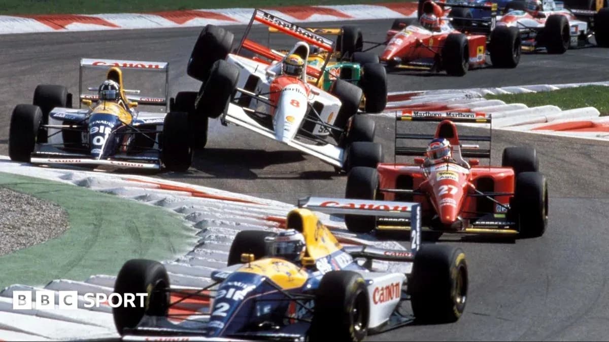 Varios coches de Fórmula 1 compitiendo en curva