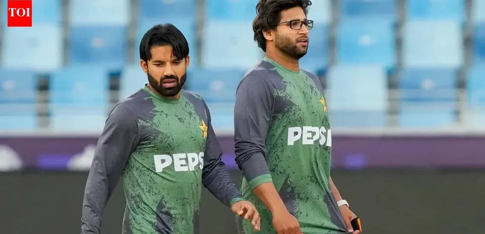 Jugadores de cricket de Pakistán en sesión de entrenamiento