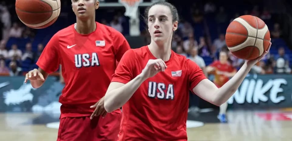 Jugadoras de baloncesto de USA durante calentamiento