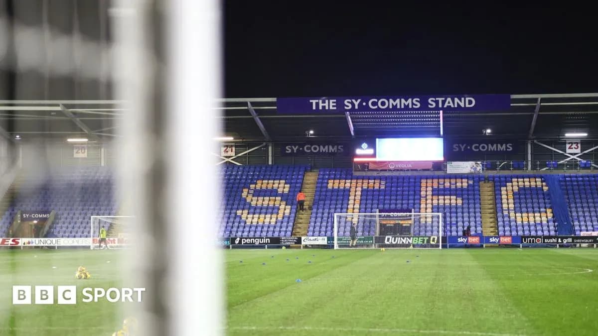 Vista del estadio con el nombre STFC en las gradas