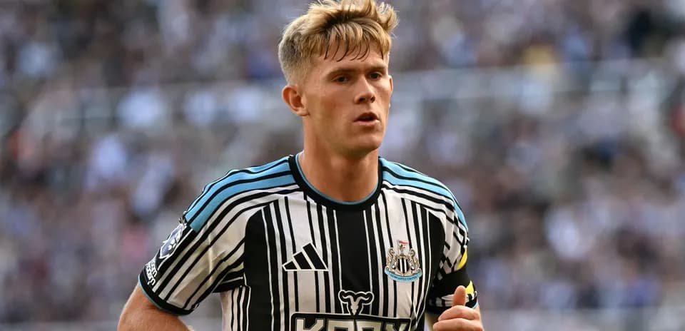 Jugador de Newcastle United en el campo durante partido