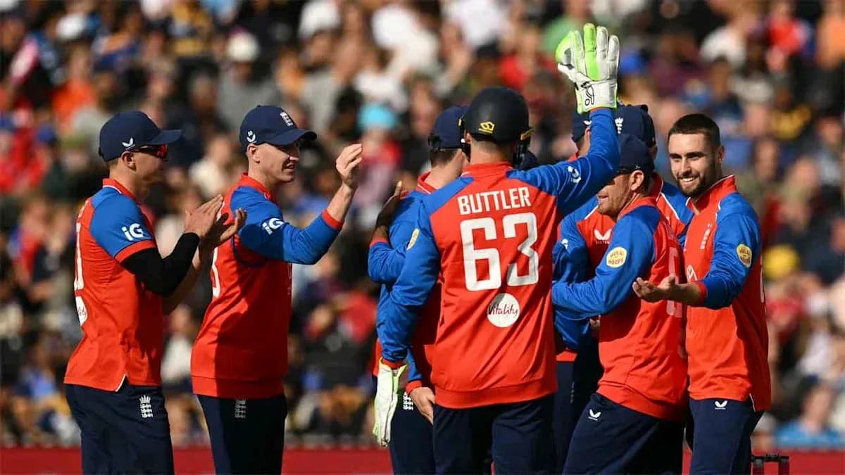 Jugadores de Inglaterra celebrando una victoria en cricket