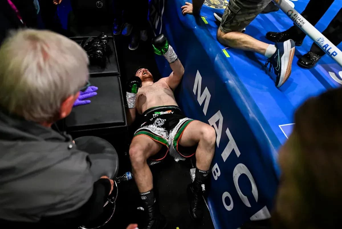 Boxeador en el suelo después de la pelea