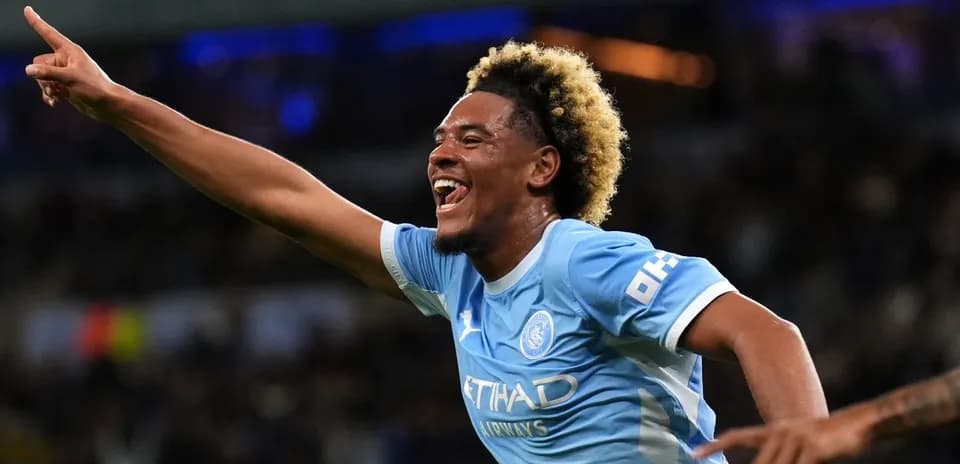 Jugador de Manchester City celebra un gol