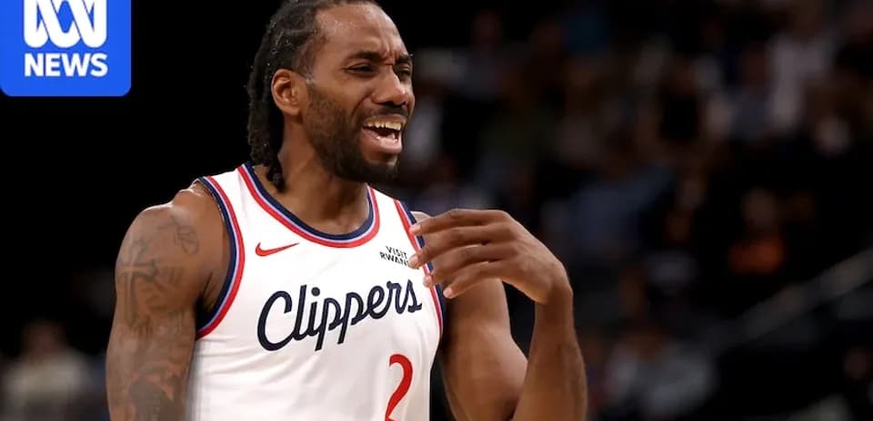 Kawhi Leonard gesturing during NBA game