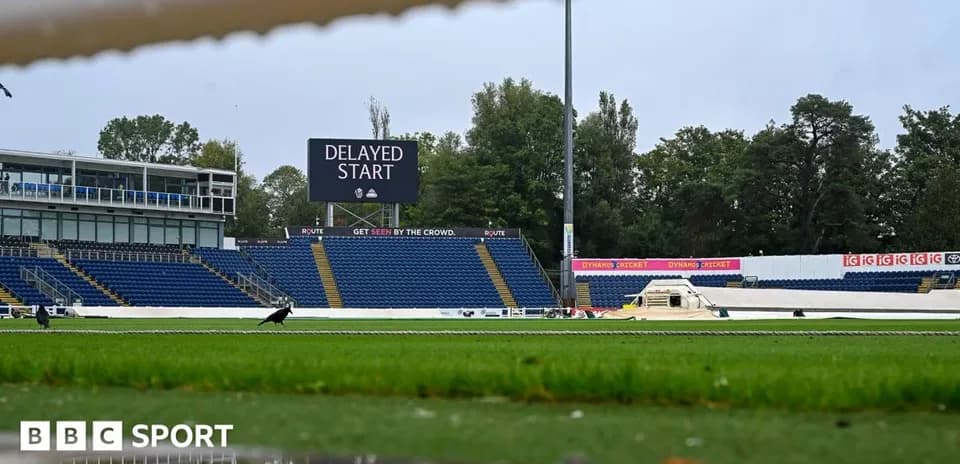Estadio de cricket con anuncio de inicio retrasado