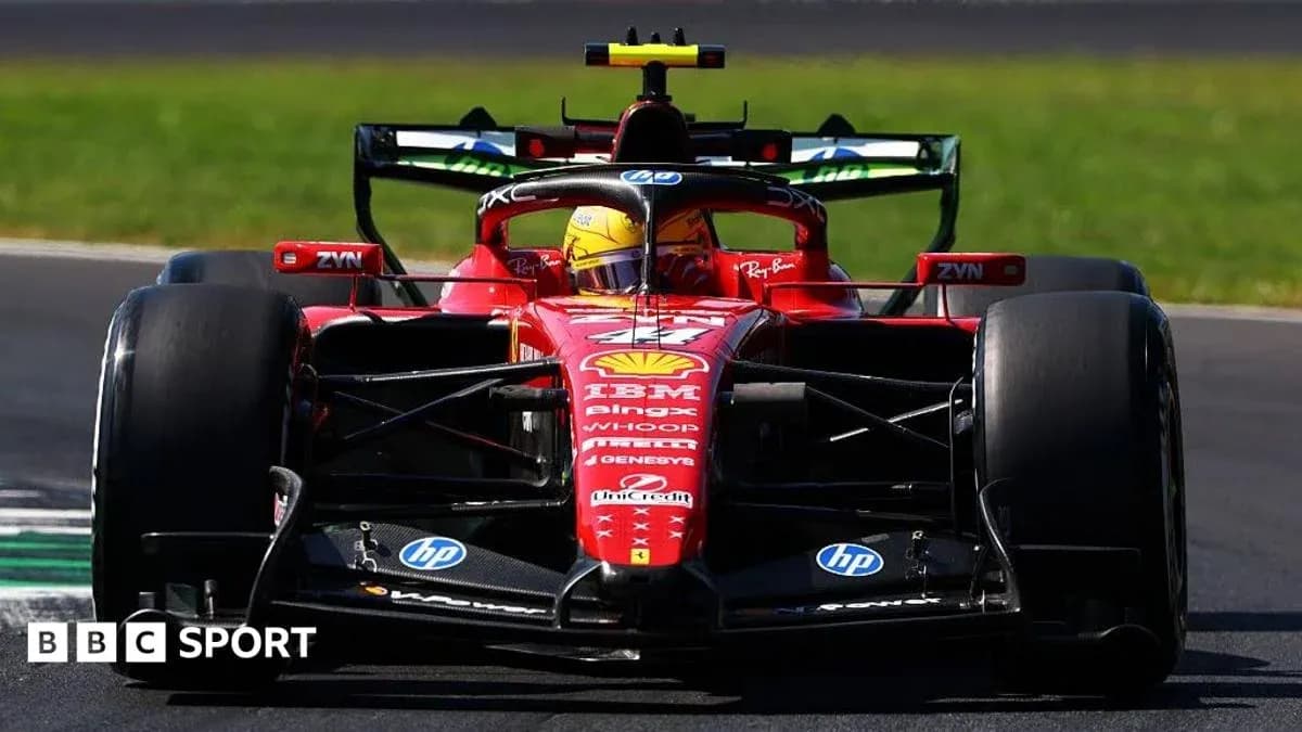 Coche de Fórmula 1 Ferrari en la pista