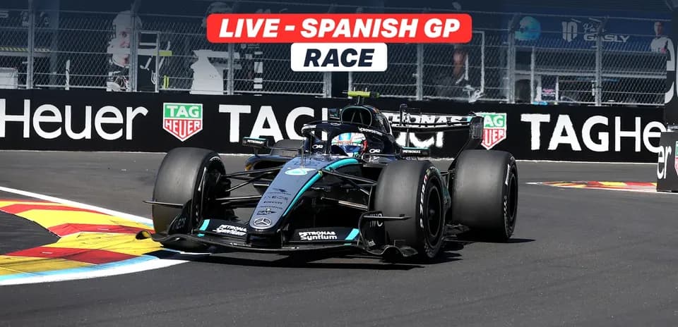Coche de Fórmula 1 en la curva del Gran Premio de España