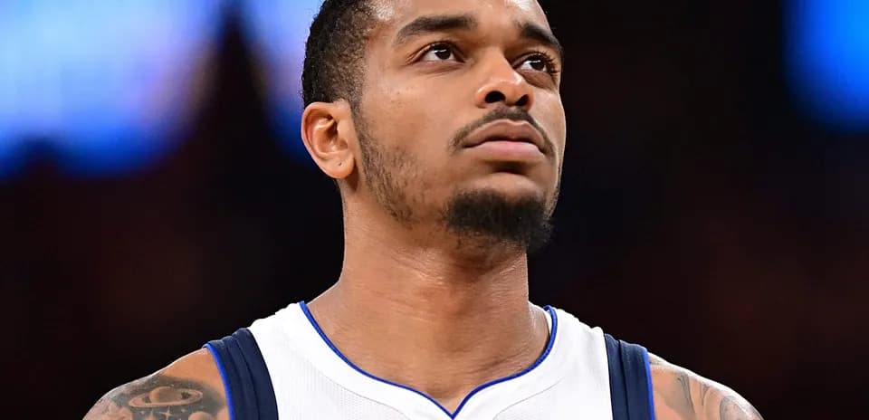 Jugador de los Dallas Mavericks en la cancha