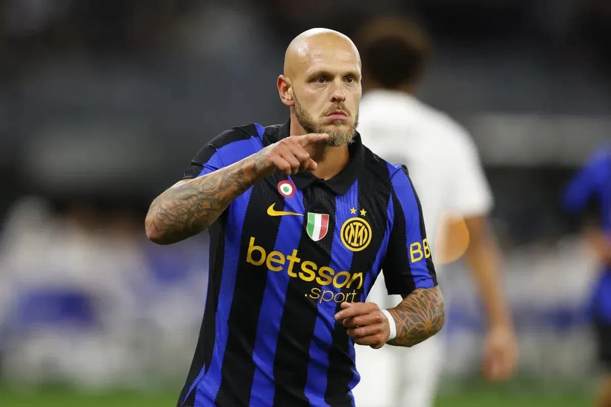 Jugador de Inter señalando durante el partido