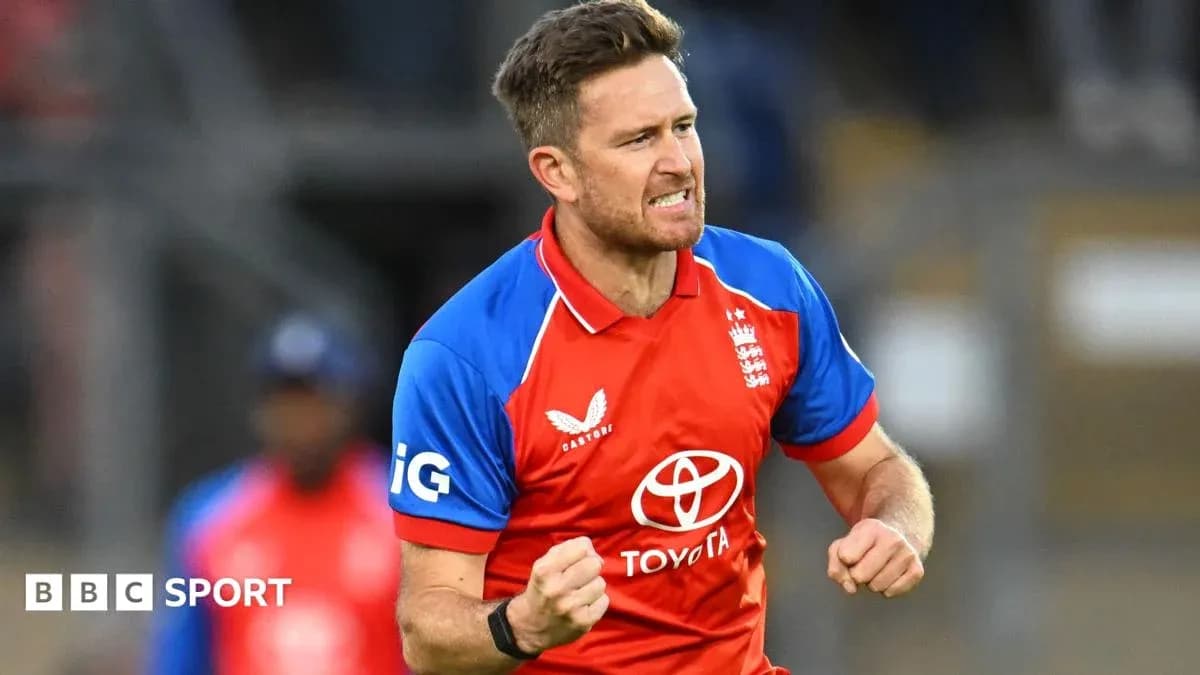 Jugador de críquet de Inglaterra celebrando una victoria