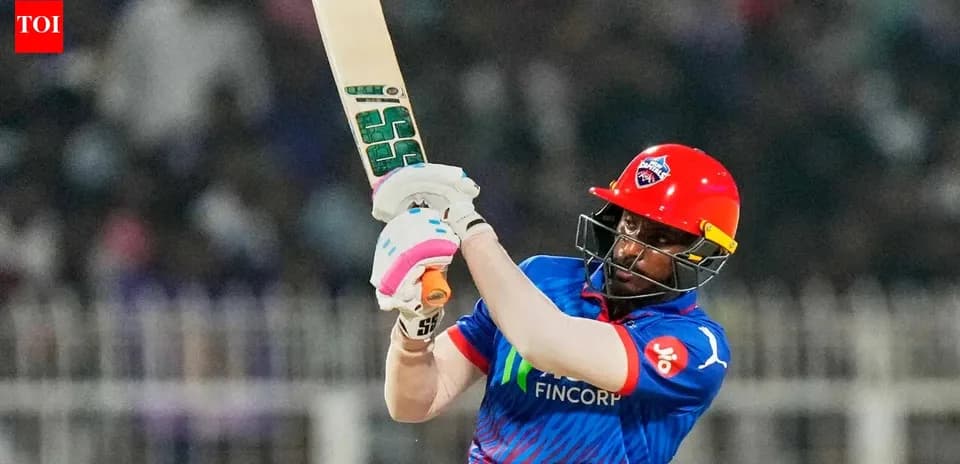 Jugador de cricket batiendo en partido de IPL