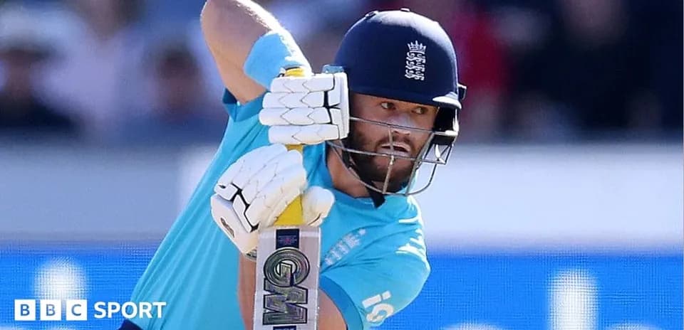 Jugador de cricket bateando en partido de Inglaterra