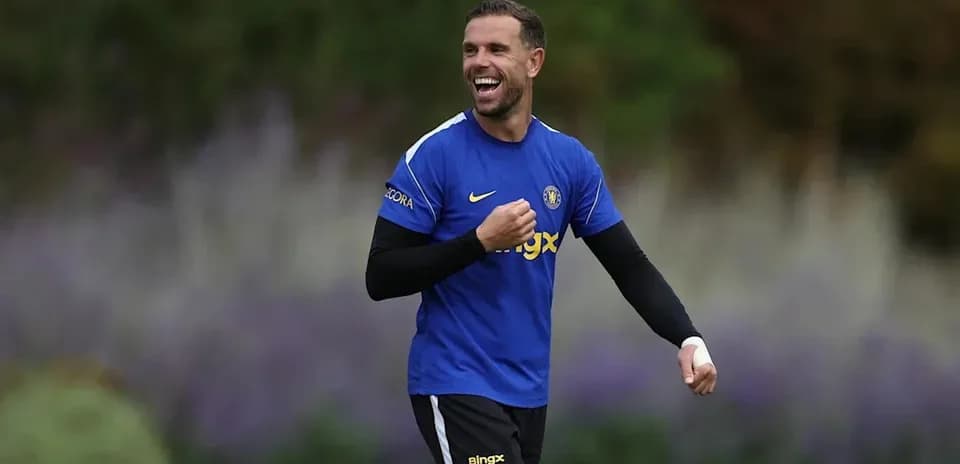 Jugador sonriendo durante sesión de entrenamiento