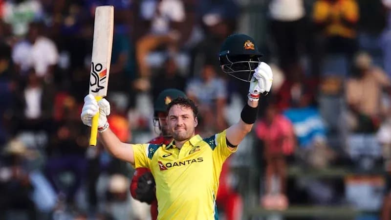 Jugador australiano celebrando un medio siglo en cricket