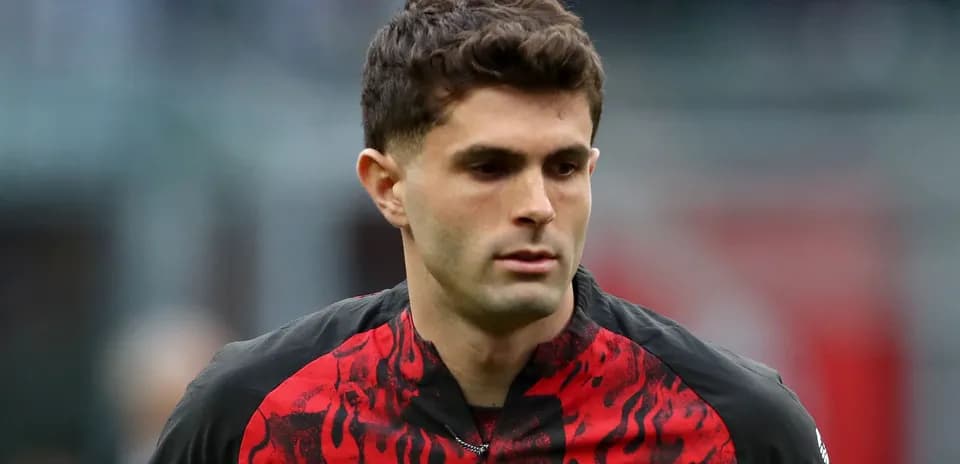 Jugador de AC Milan en el campo durante el partido