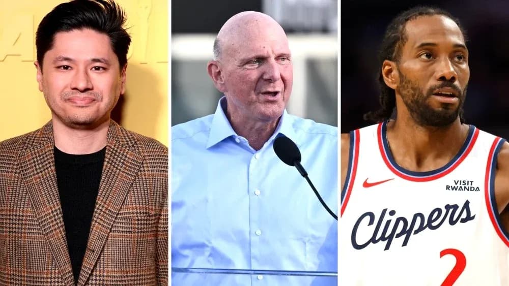 Tres personas en un evento, uno en camiseta de los Clippers