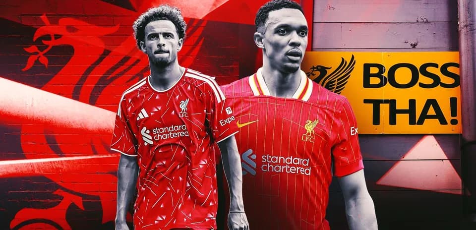 Jugadores de Liverpool en uniforme con fondo rojo