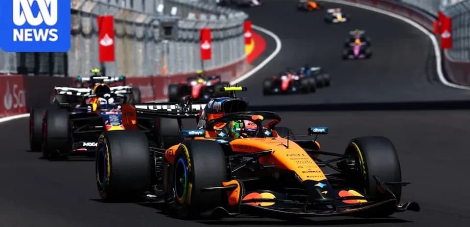 Coche de Fórmula 1 de McLaren en carrera