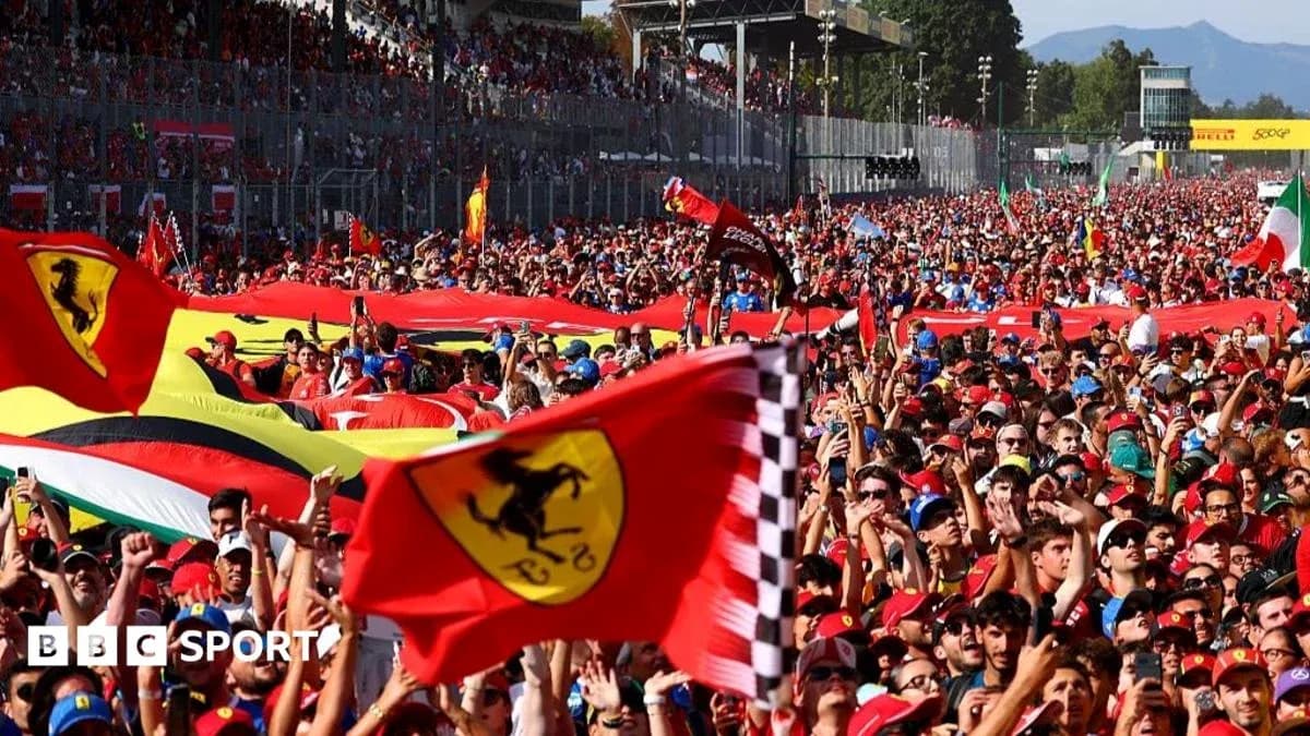 Multitud de aficionados con banderas en evento de Fórmula 1