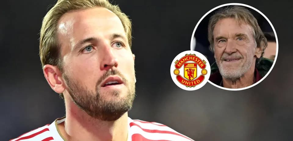 Harry Kane con camiseta de Manchester United y fondo de hinchas