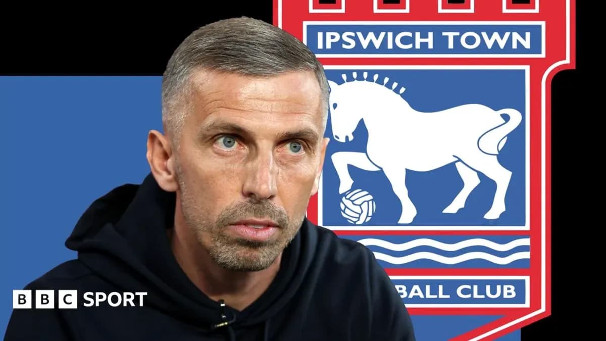 Entrenador de Ipswich Town en conferencia de prensa