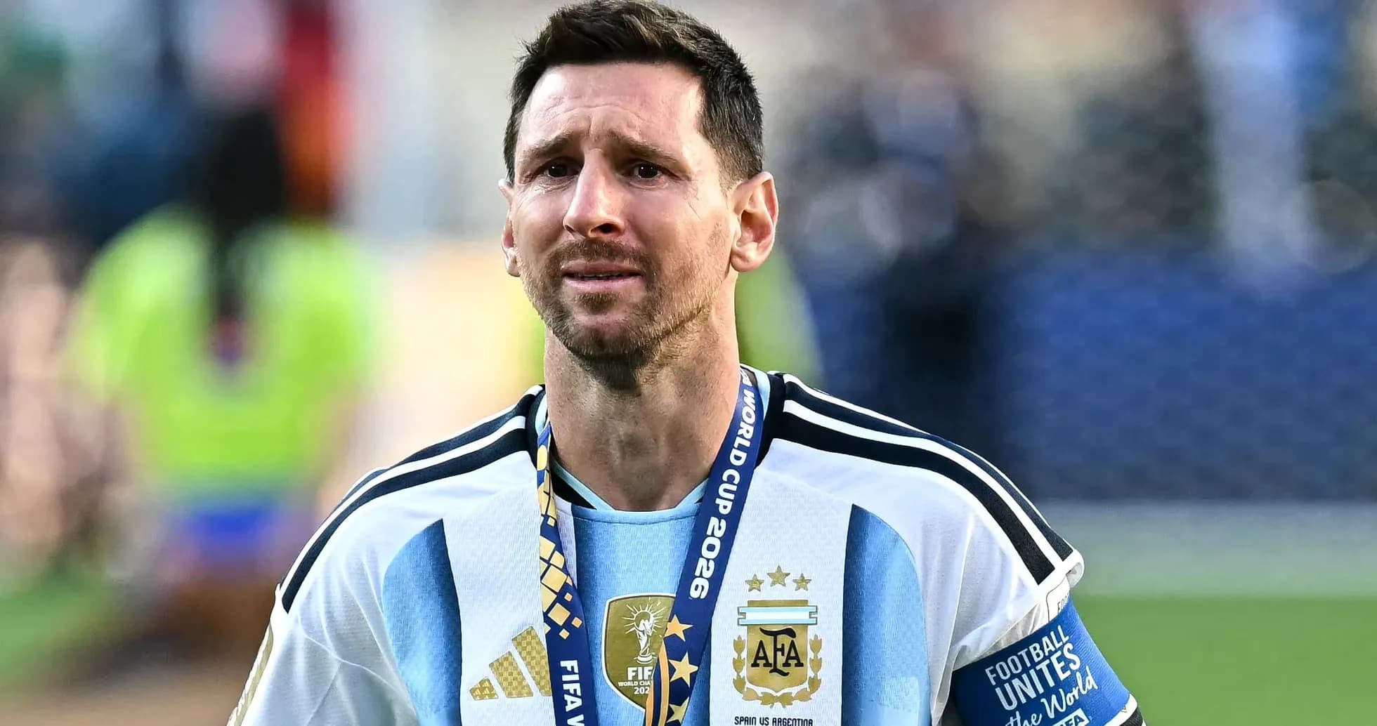 Jugador argentino con medalla tras el partido