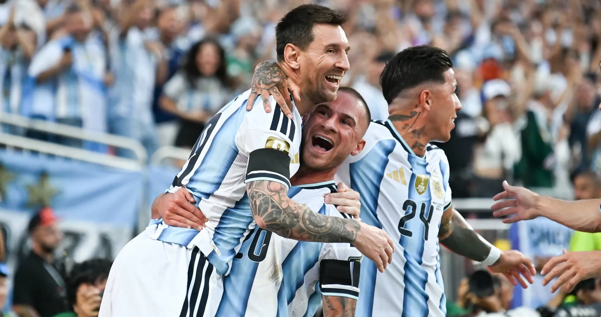 Jugadores de Argentina celebrando un gol en partido