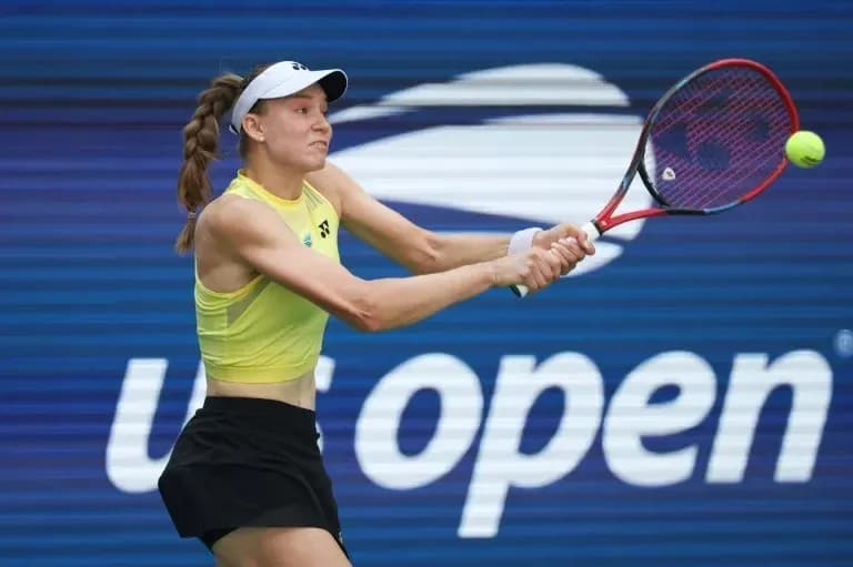 Jugadora golpeando la pelota en el US Open
