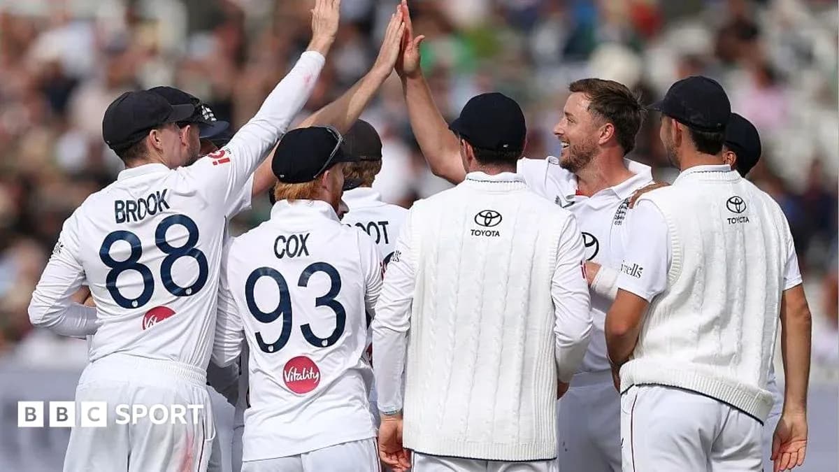 Jugadores de cricket celebrando una victoria en equipo