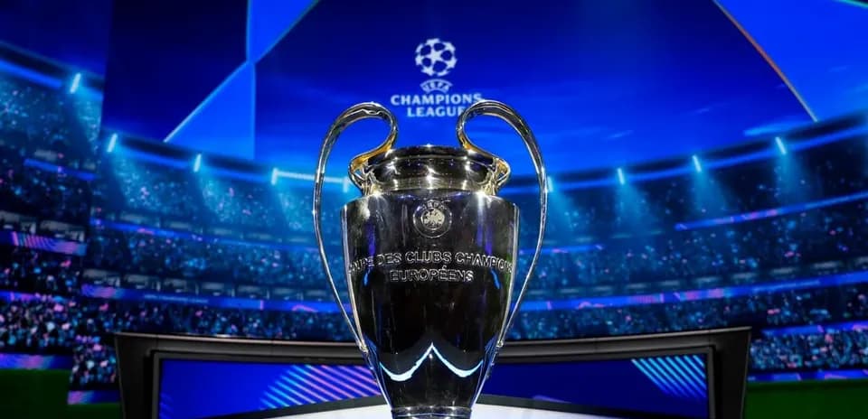 Trofeo de la UEFA Champions League en escenario