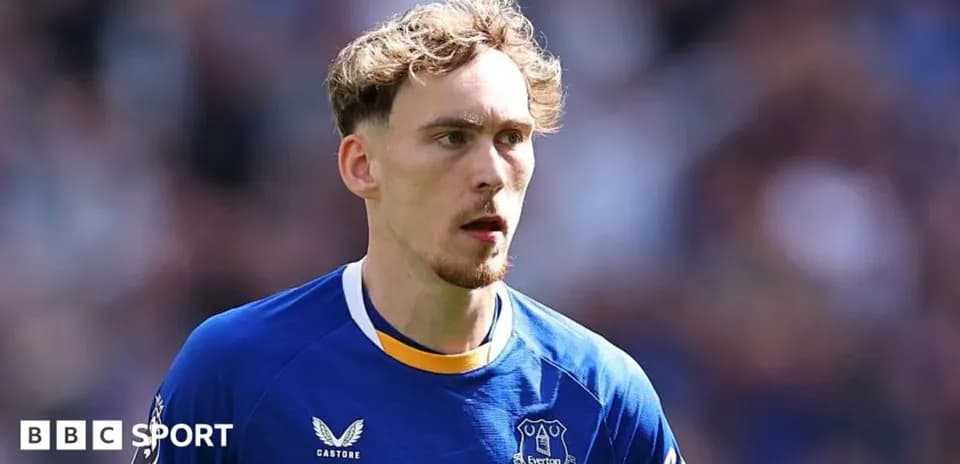 Jugador de Everton en el campo durante un partido