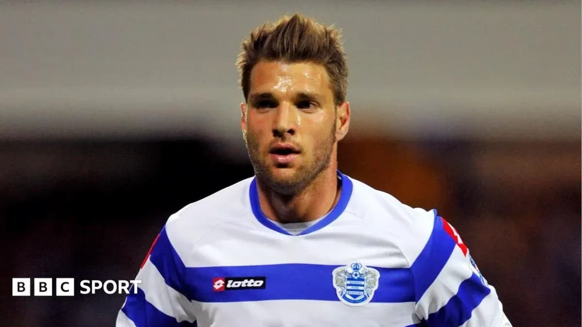 Jugador de QPR en acción durante un partido