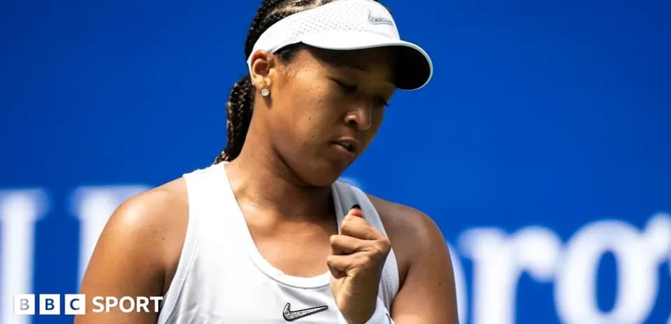 Naomi Osaka celebrando un punto durante un partido