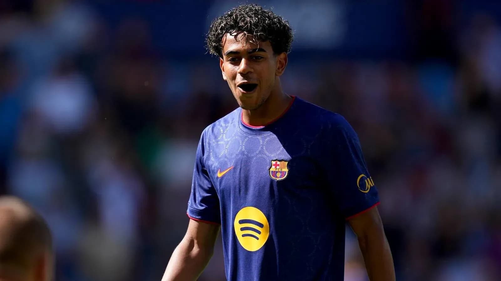 Jugador del FC Barcelona en acción durante el partido