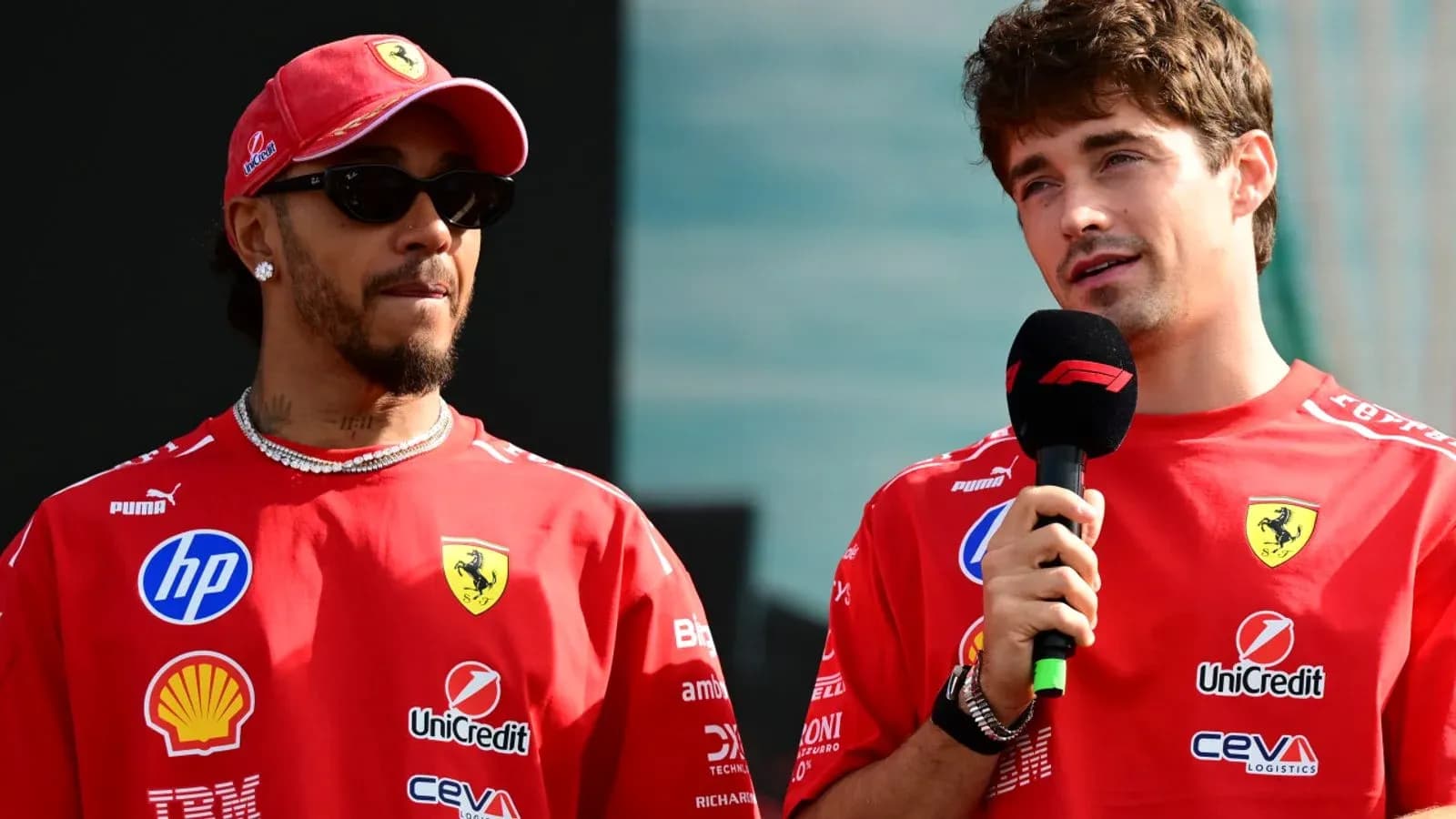 Lewis Hamilton y Charles Leclerc en conferencia de prensa