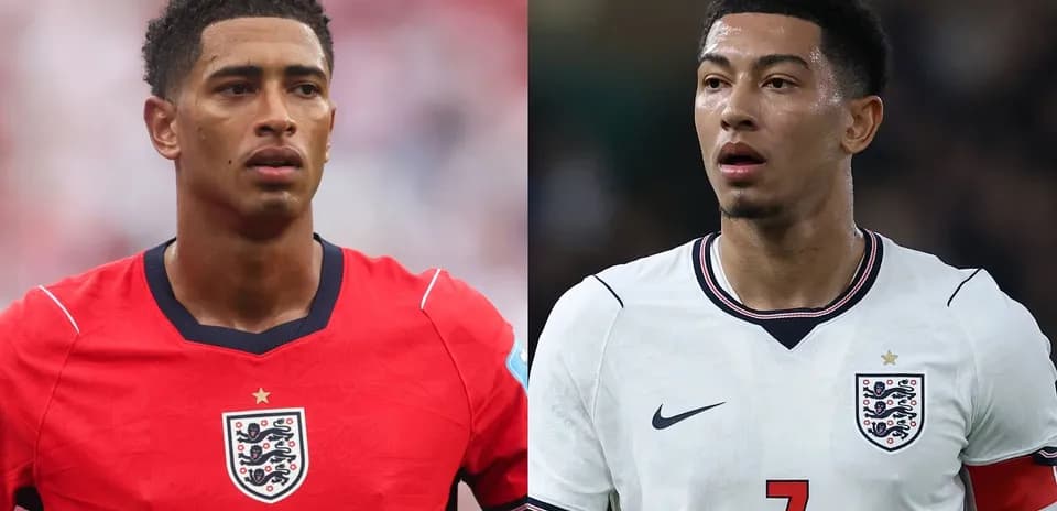 Dos jugadores de Inglaterra en camisetas de la selección