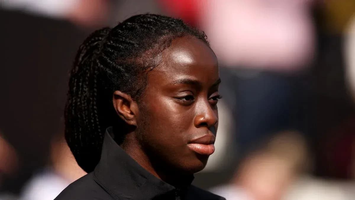 Jugadora de tenis con cabello trenzado en primer plano