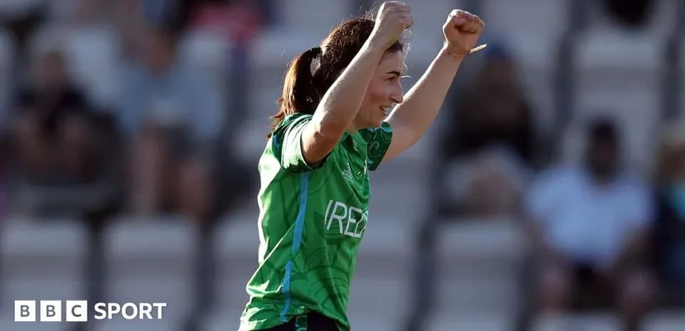 Jugadora de Irlanda celebrando una victoria en el partido