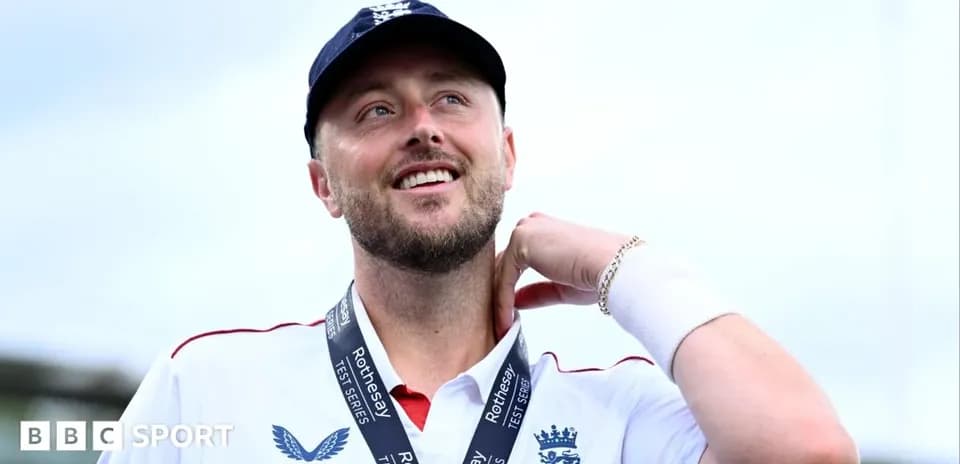 Jugador de cricket con medalla en el cuello