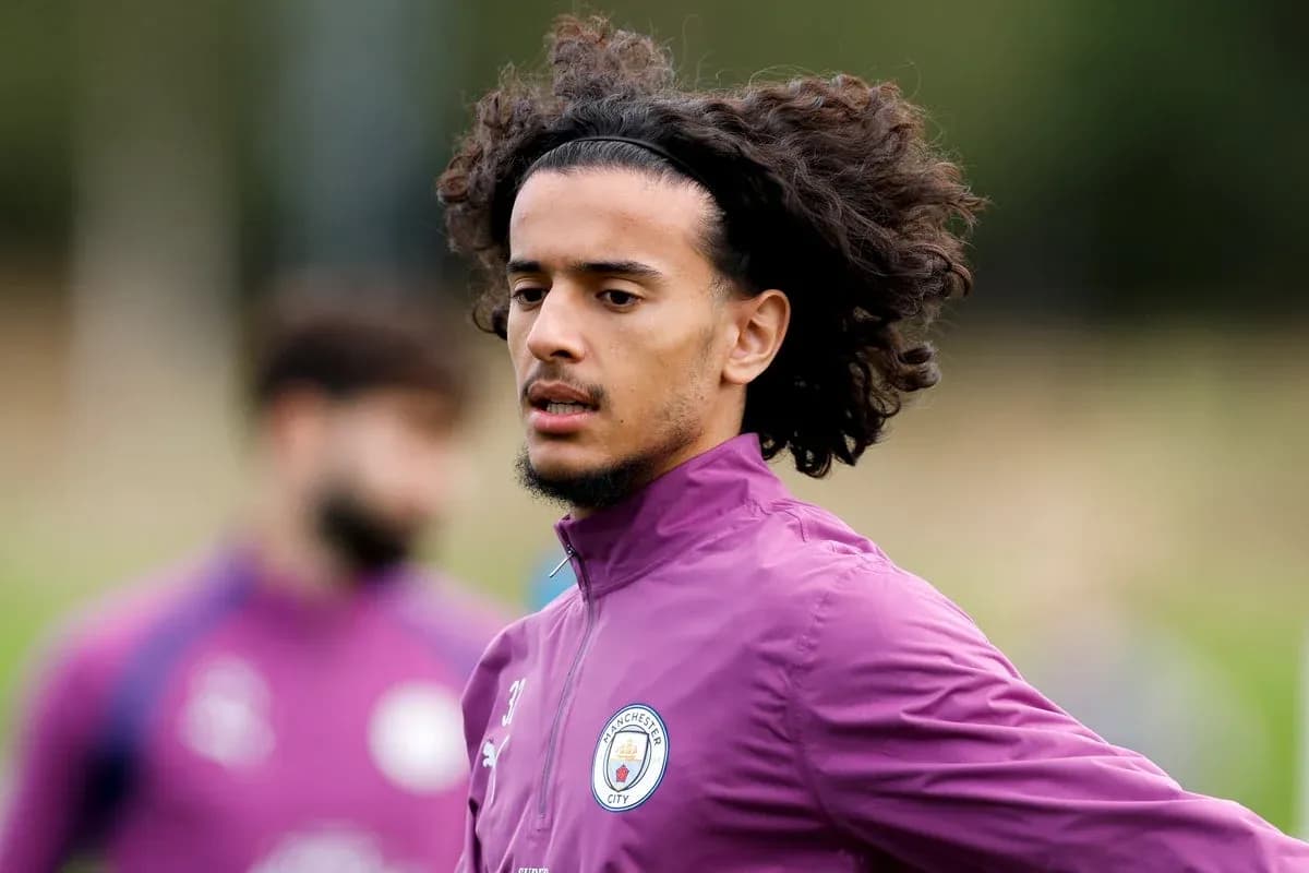 Jugador de Manchester City durante sesión de entrenamiento
