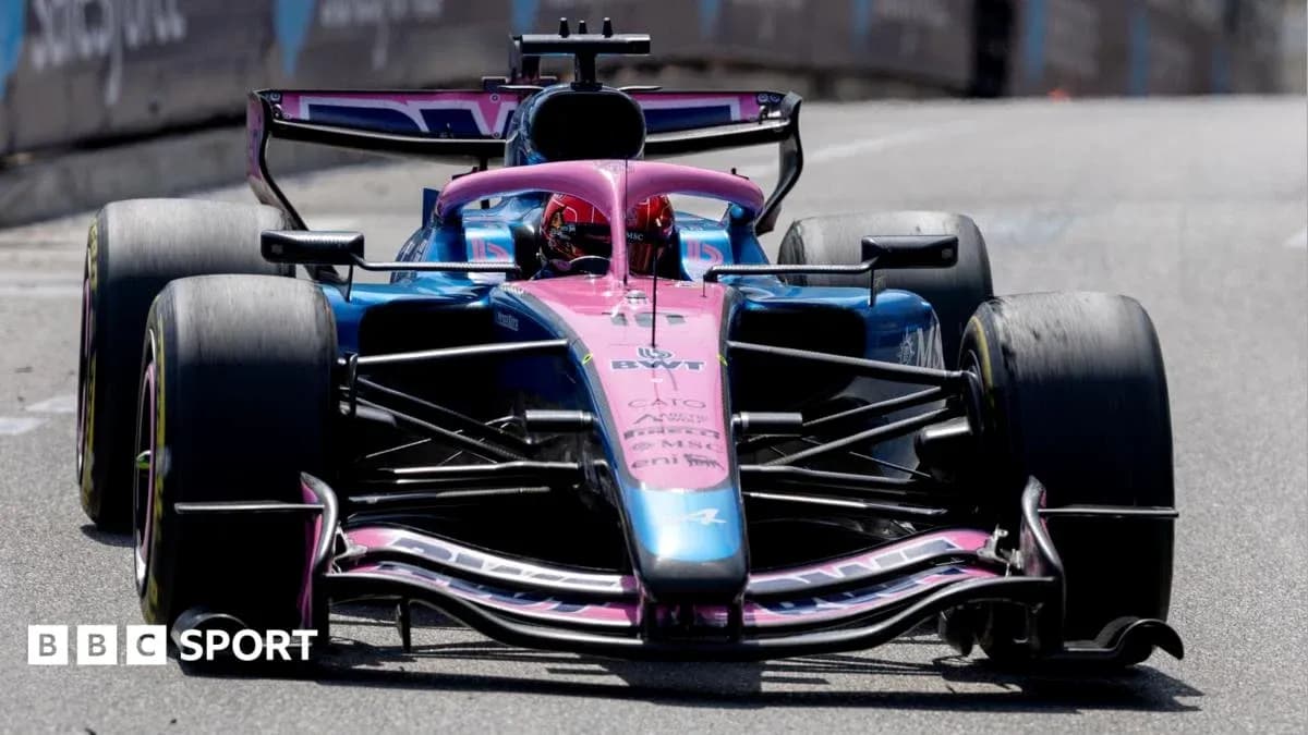 Coche de Fórmula 1 compitiendo en pista