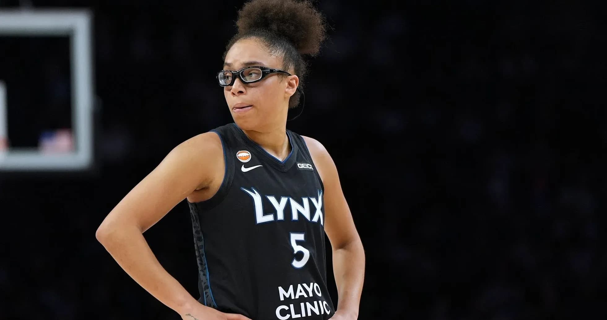 Jugadora de Lynx en acción durante el partido Jugadora de Lynx en acción durante el partido