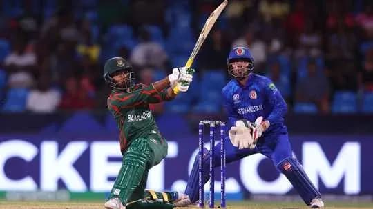 Bateador de Bangladesh golpeando la pelota en un partido Bateador de Bangladesh golpeando la pelota en un partido