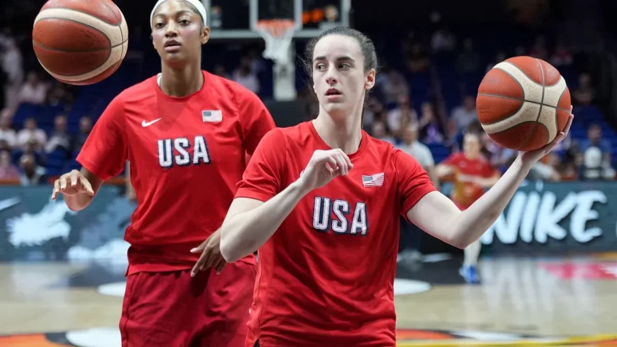 Jugadoras de baloncesto de USA durante calentamiento Jugadoras de baloncesto de USA durante calentamiento