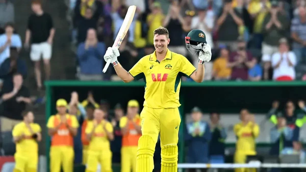 Jugador australiano celebrando después de anotar un siglo Jugador australiano celebrando después de anotar un siglo