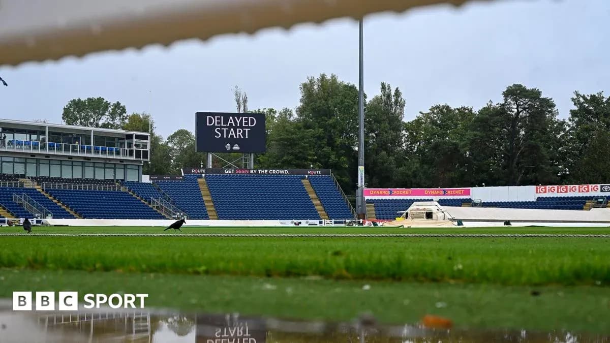 Estadio de cricket con anuncio de inicio retrasado Estadio de cricket con anuncio de inicio retrasado