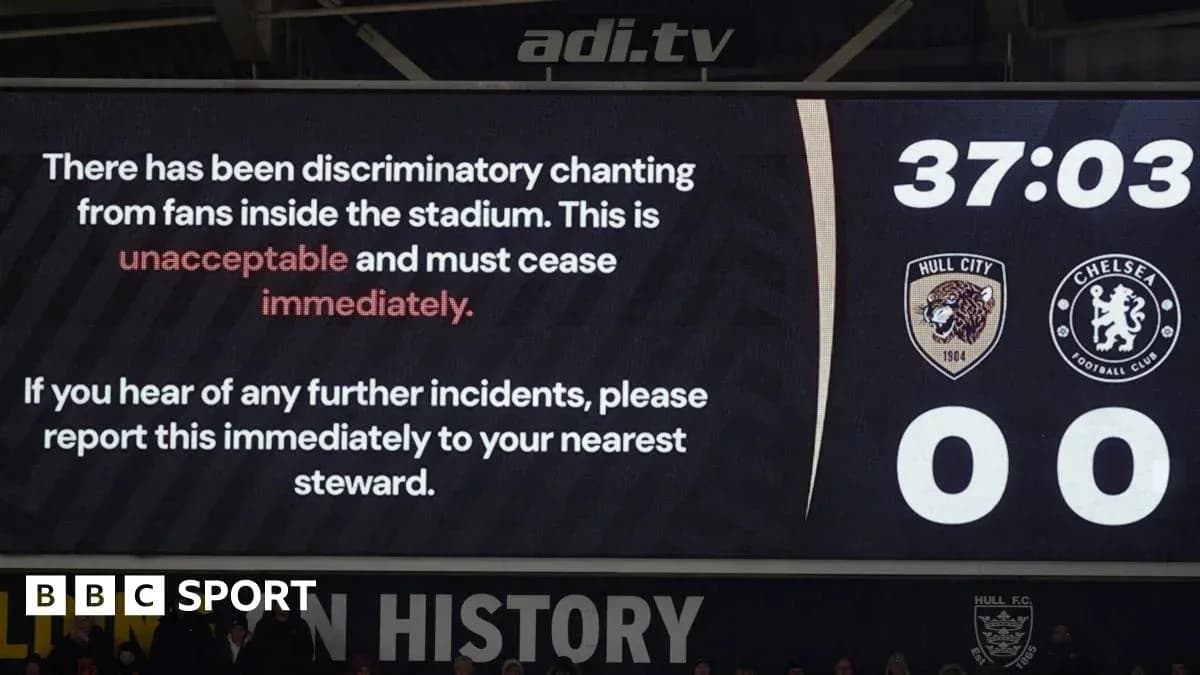 Pantalla del estadio con mensaje sobre conducta inaceptable Pantalla del estadio con mensaje sobre conducta inaceptable