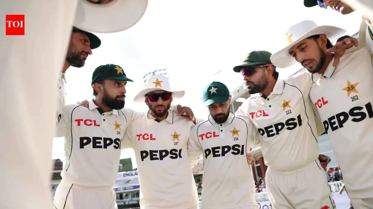 Jugadores de cricket de Pakistán en reunión antes del partido Jugadores de cricket de Pakistán en reunión antes del partido
