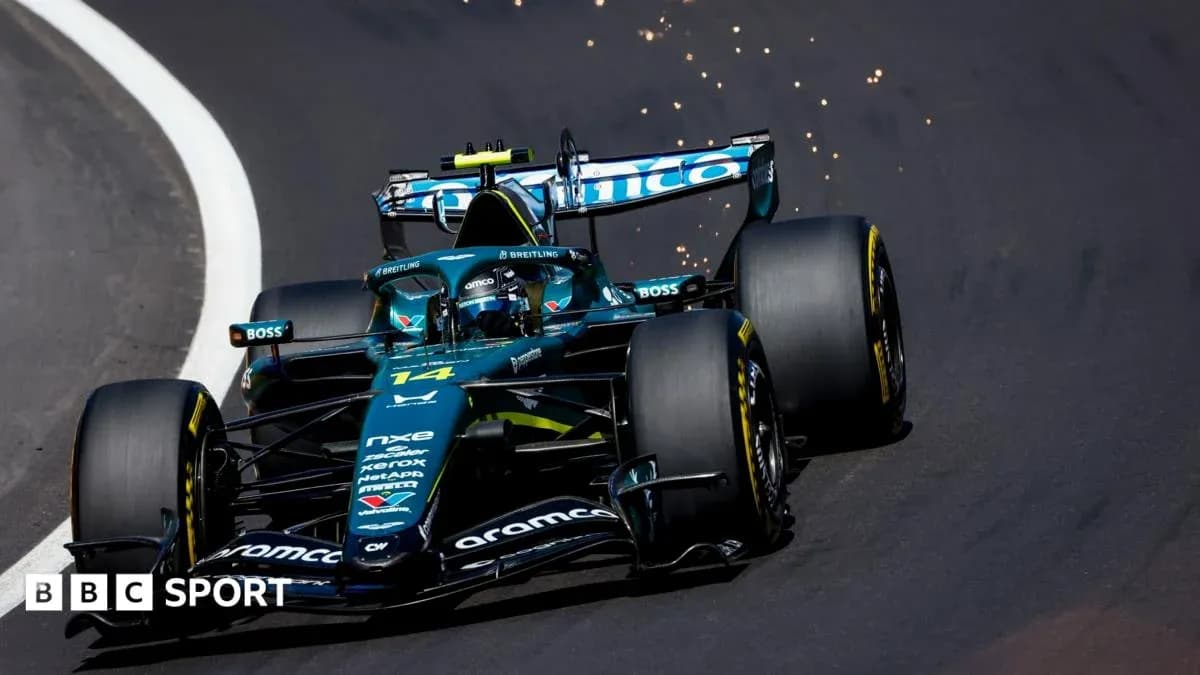 Coche de Fórmula 1 en curva con chispas Coche de Fórmula 1 en curva con chispas